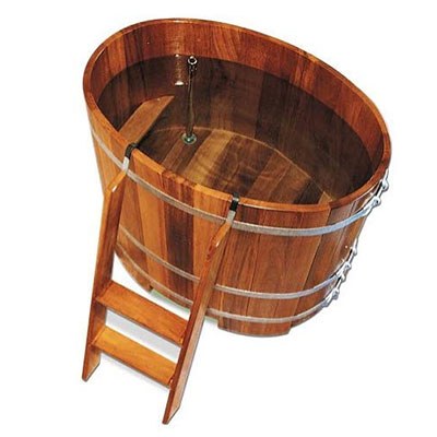 Drvena kada s ljestvama