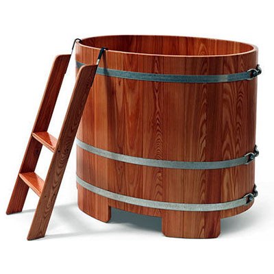 Drvena kada s ljestvama